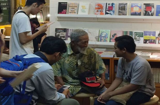 Kisah Doktor Filsafat Lulusan Rusia Jadi Pemulung Sampah di Blora