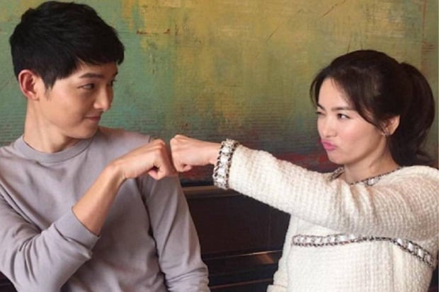 15 Foto Romantis Song Joong Ki dan Song Hye Kyo