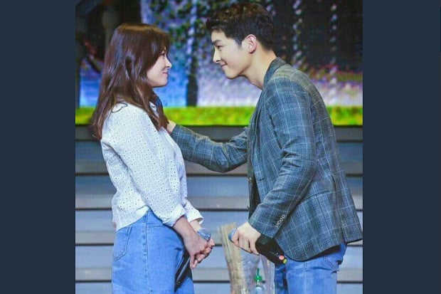 15 Foto Romantis Song Joong Ki dan Song Hye Kyo