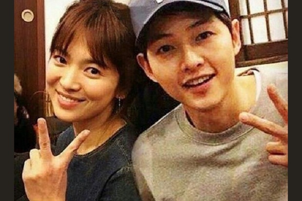 15 Foto Romantis Song Joong Ki dan Song Hye Kyo