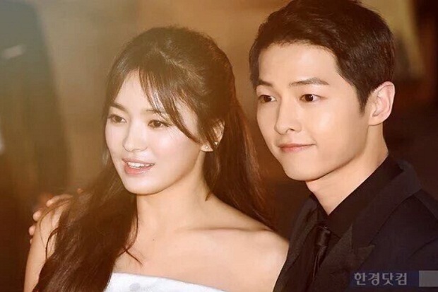 15 Foto Romantis Song Joong Ki dan Song Hye Kyo
