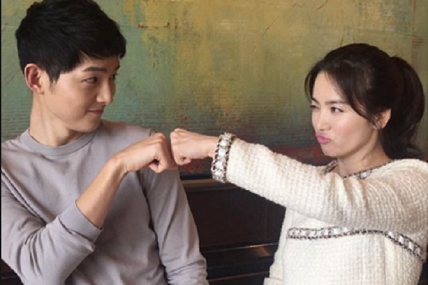 Gaya Liburan Song Joong Ki dan Song Hye Kyo