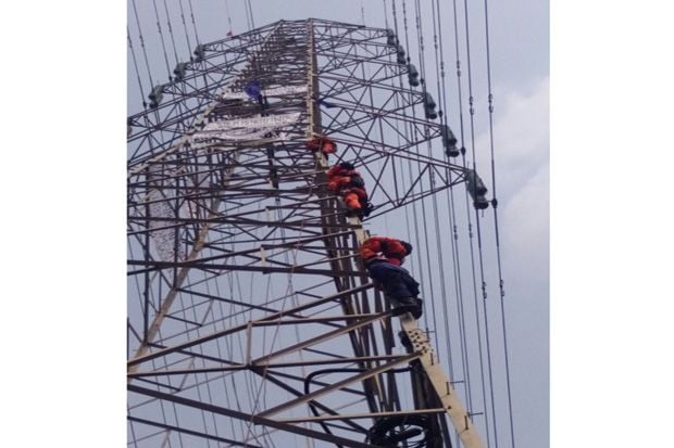 Agustinus Spiderman Berhasil Dibujuk, Begini Detik-detik Penurunannya