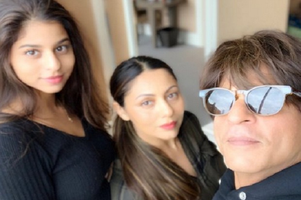 Gauri Sebut Shah Rukh Khan dan AbRam sebagai Pasangan Manis