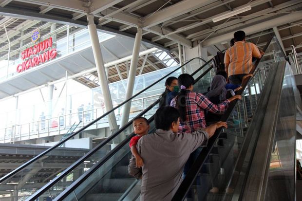 Penampakan Stasiun Tambun yang Tidak Nyaman untuk penumpang