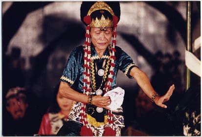 Mengenal Maestro-Maestro Tari Indonesia