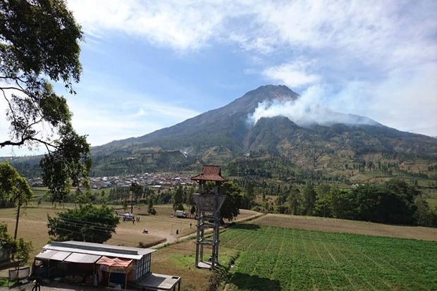 BNPB Kerahkan Helikopter Kamov Padamkan Kebakaran Gunung Sumbing