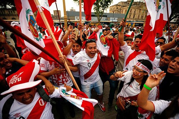 Bantu Peru ke Piala Dunia, Ribuan Suporter Serbu Argentina