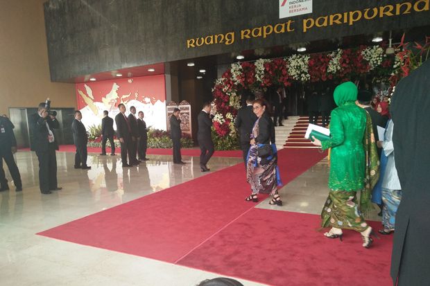 Busana Para Srikandi Jokowi Saat Hadiri Sidang Paripurna di DPR
