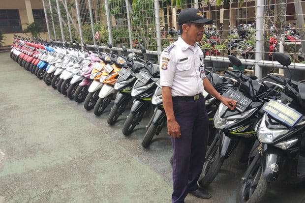 Menginspirasi, Polres Tangsel Ganjar Satpam Slamet Penghargaan
