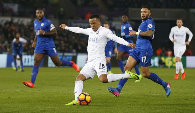 Swansea City Bawa Leicester ke Tepi Jurang Degradasi