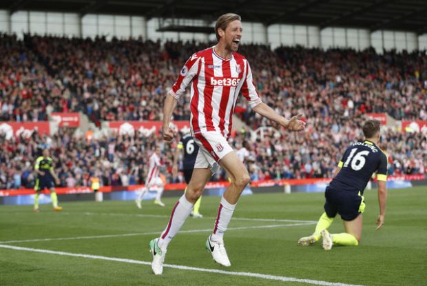 Arsenal Pesta Gol ke Gawang Stoke City