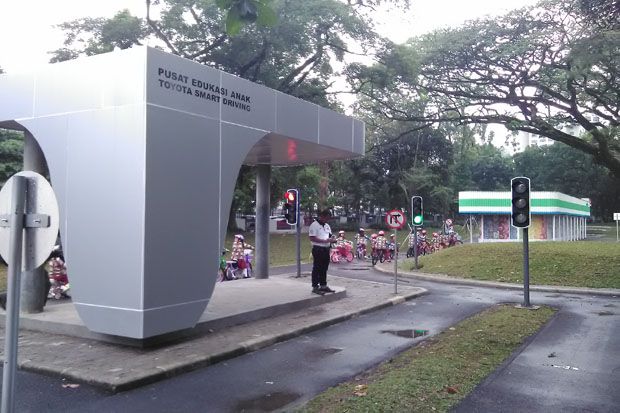 Toyota Revitalisasi Taman Lalu Lintas di Bandung