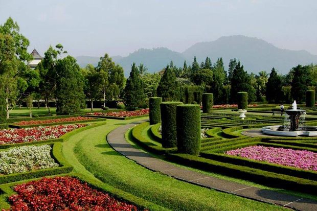 10 Taman Bunga Terindah di Indonesia