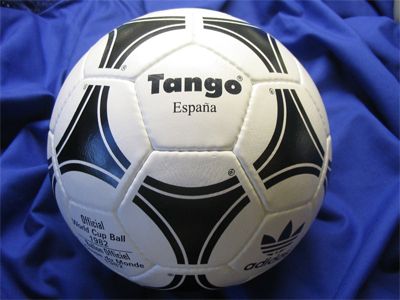 Bola Piala Dunia 2018 Tuai Kritik