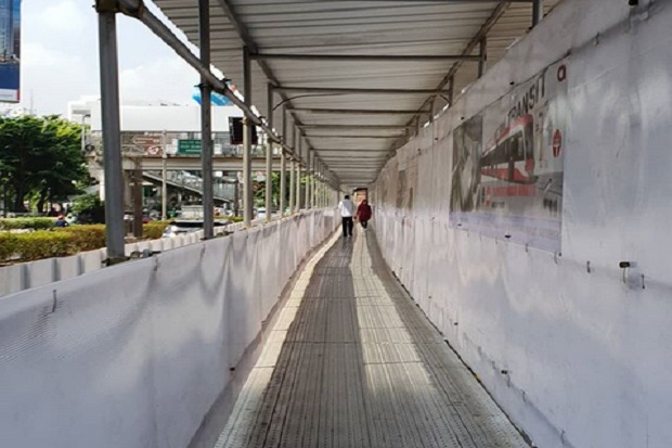 Bangganya Tantri Kotak Naik Kereta
