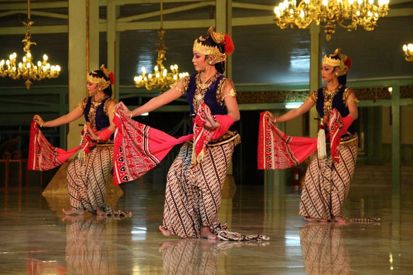 10 Tari Tradisional Indonesia Paling Populer