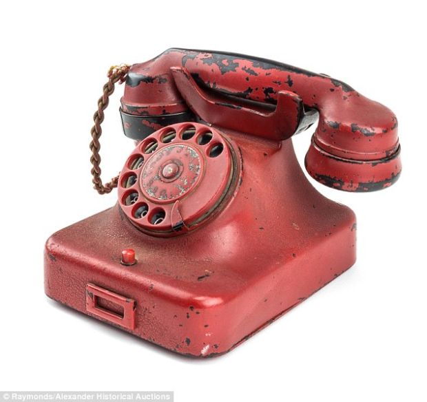 Lewat Telepon Ini, Adolf Hitler Beri Perintah Musnahkan Kaum Yahudi