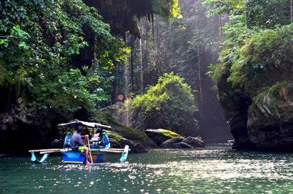 Jangan Lewatkan Teluk Indah Ini dari Daftar Travelingmu