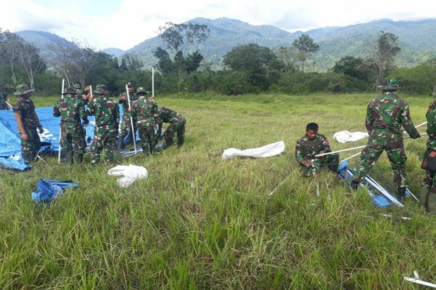TNI Dirikan 104 Tenda Huntara Bagi Pengungsi di Kabupaten Sigi