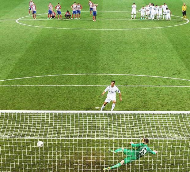 Tendangan penalti Cristiano Ronaldo (Real Madrid) saat menghadapi Atletico Madrid di final Liga Champions 2016. (Foto-pinimg)