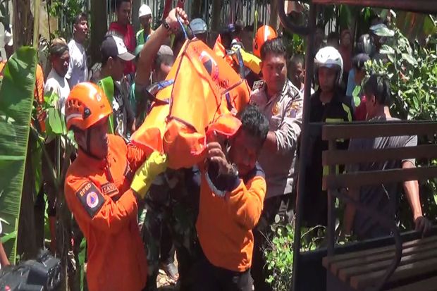 Rasman Tewas Tersetrum, Tubuhnya Tersangkut di Pohon