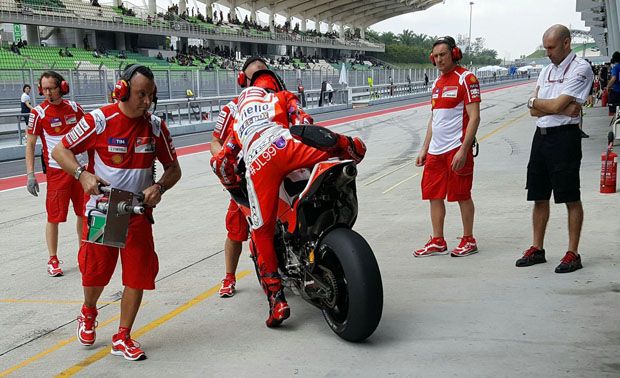 Foto Keren Hari Pertama Tes Pramusim MotoGP Malaysia 2017