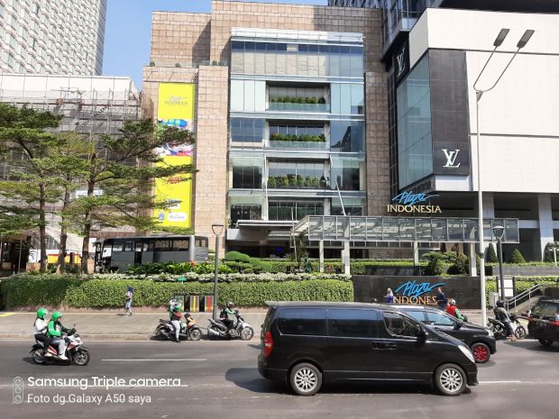 Realme X vs Samsung Galaxy A50, Siapa Lebih Menarik?