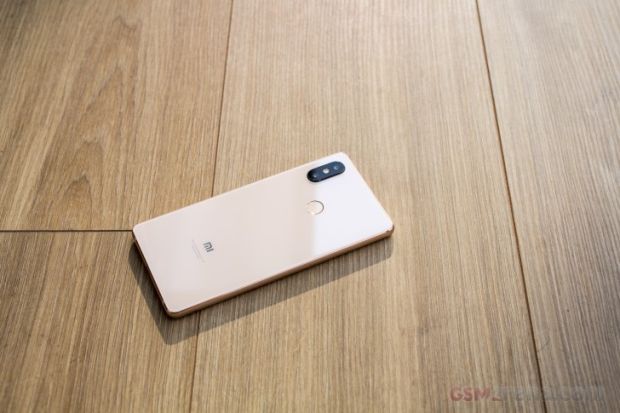 Ponsel Lemah di Desain, Hebat di Perangkat Keras
