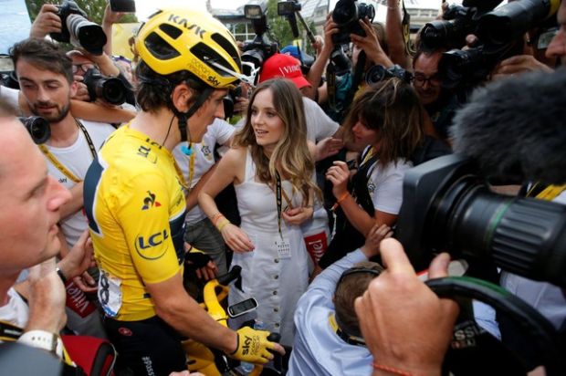 Geraint Thomas Cetak Kemenangan Bersejarah di Tour de France