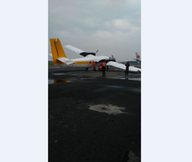 Twin Otter Tergelincir di Bandara Juanda, Roda Pesawat Patah