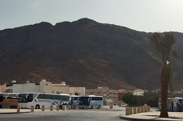 Mengenang Perang Uhud Sambil Berbelanja Oleh-Oleh Khas Saudi