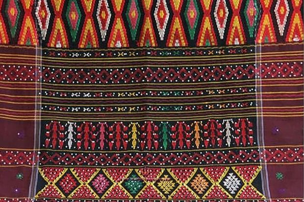 10 Kain Tradisional Khas Indonesia yang Mendunia