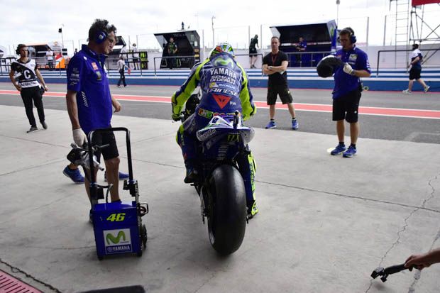 Valentino Rossi (Yamaha Factory Racing) di latihan bebas 1 MotoGP Argentina 2017. (Foto-MotoGP)