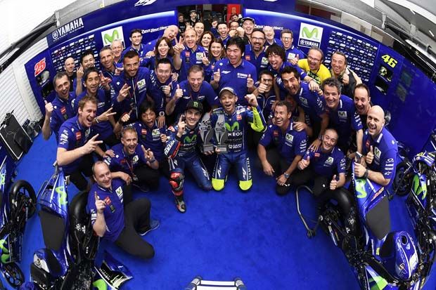 Valentino Rossi dan Maverick Vinales (Yamaha Factory Racing) di MotoGP Argentina 2017 Sirkuit Termas de Rio Hondo. (Foto-yamaha)