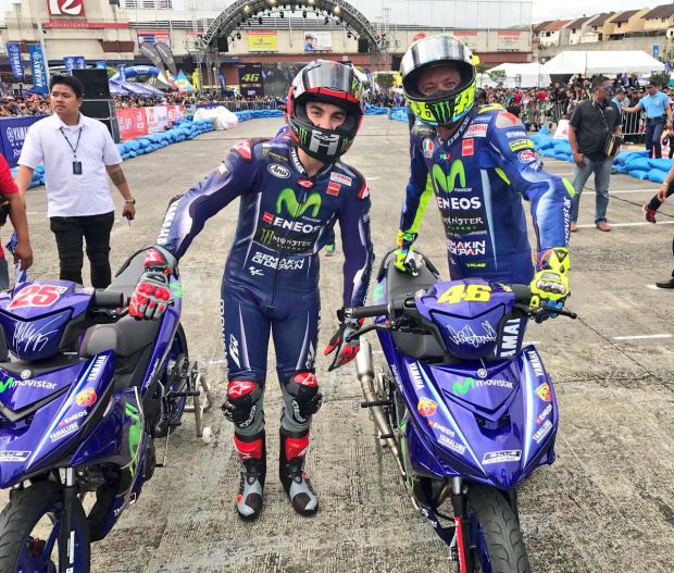Valentino Rossi dan Maverick Vinales dalam acara Yamaha di Filipina Januari 2017. (Foto-Yamaha)