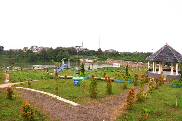 Nikmatnya Suasana Waduk Undip di Minggu Pagi