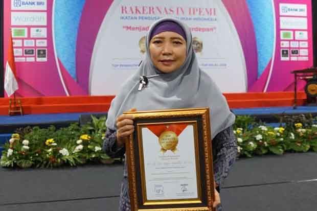 Berdayakan Warga, Wagub NTB Raih Top Eksekutif Muslimah