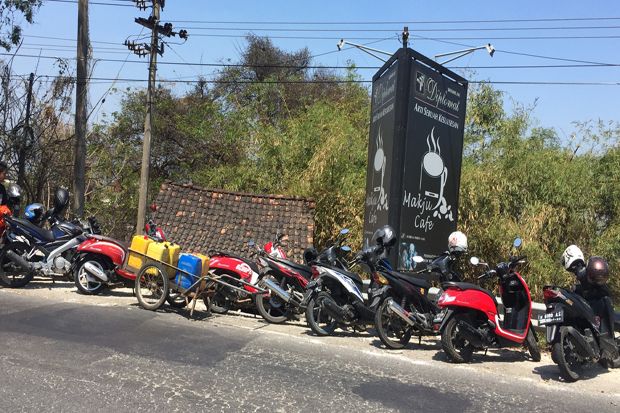 Warkop Makju Lokasinya Nyelempit, Rasa Kopinya Legit Asli Gresik