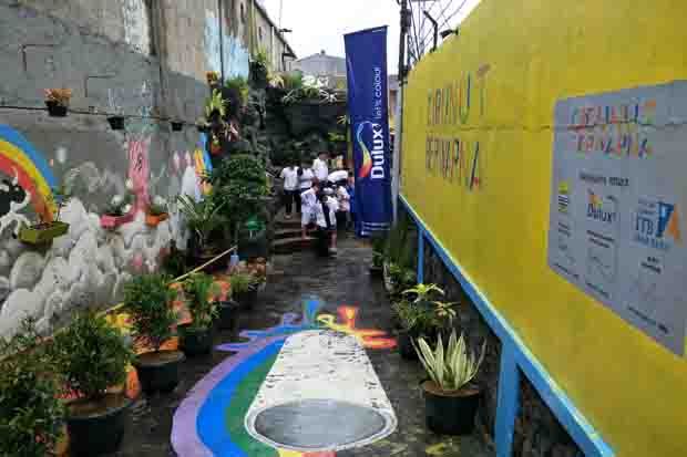Wali Kota Bandung Resmikan Kampung Warna-Warni