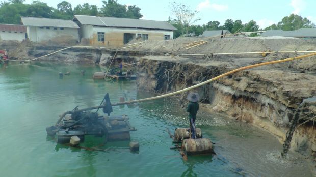 Penambangan Pasir Ilegal di Pasir Sakti Lampung Dibiarkan Marak