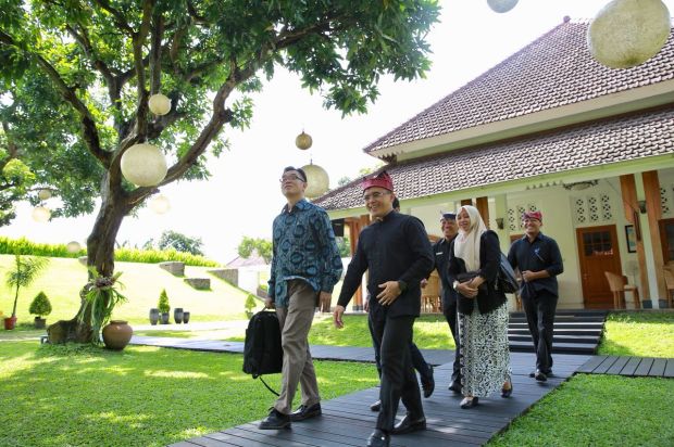 Kembangkan Desa Wisata, Bupati Anas Minta Pendampingan Konjen Jepang