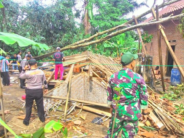 53 Rumah di Lampung Timur Rusak Diterjang Angin Puting Beliung