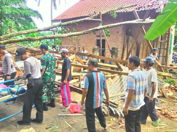 53 Rumah di Lampung Timur Rusak Diterjang Angin Puting Beliung