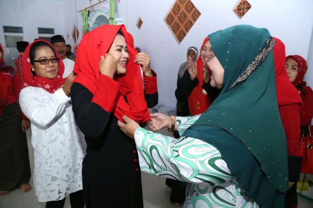 Puti Guntur Mantapkan Dukungan di Situbondo