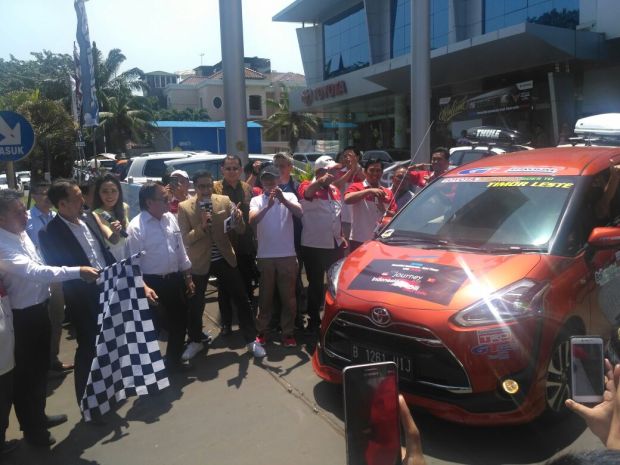 Tiga Komunitas Uji 3 MPV Toyota Lalui 6.800 Km Menuju Timor Leste