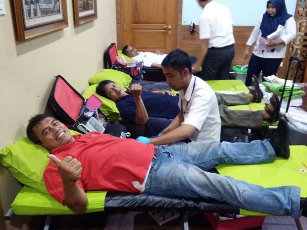 Peringati HUT ke 55, Pesilat Merpati Putih Kibarkan Bendera di Puncak Ciremai