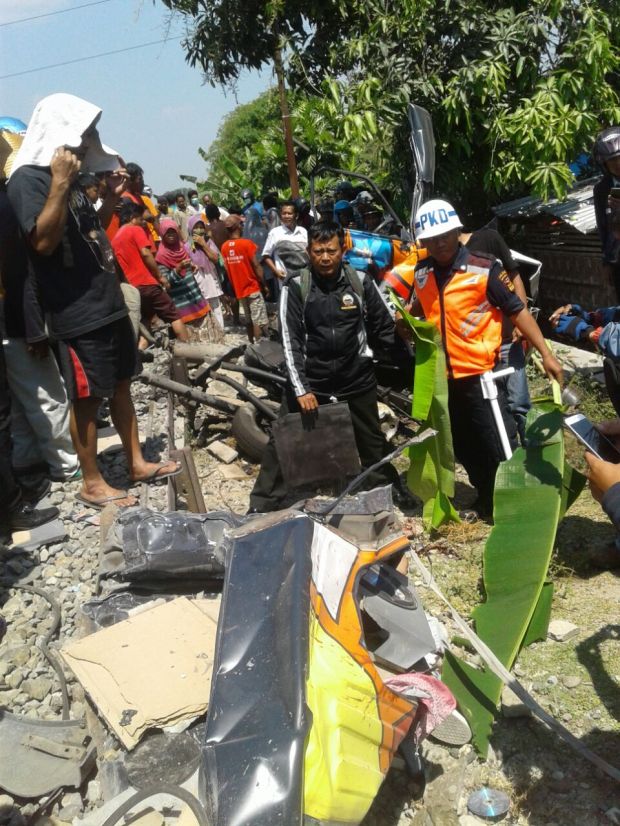 Dihantam Kereta Api Barang, Suami Istri di Sragen Meregang Nyawa