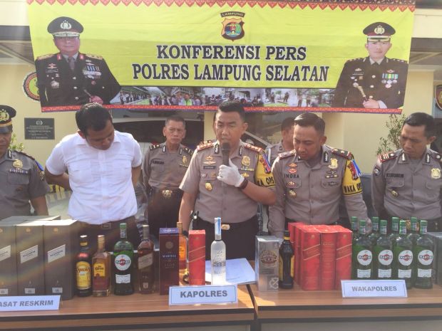 Ribuan Miras Impor Senilai Rp7,5 Miliar Disita dari Pelabuhan Bakauheni