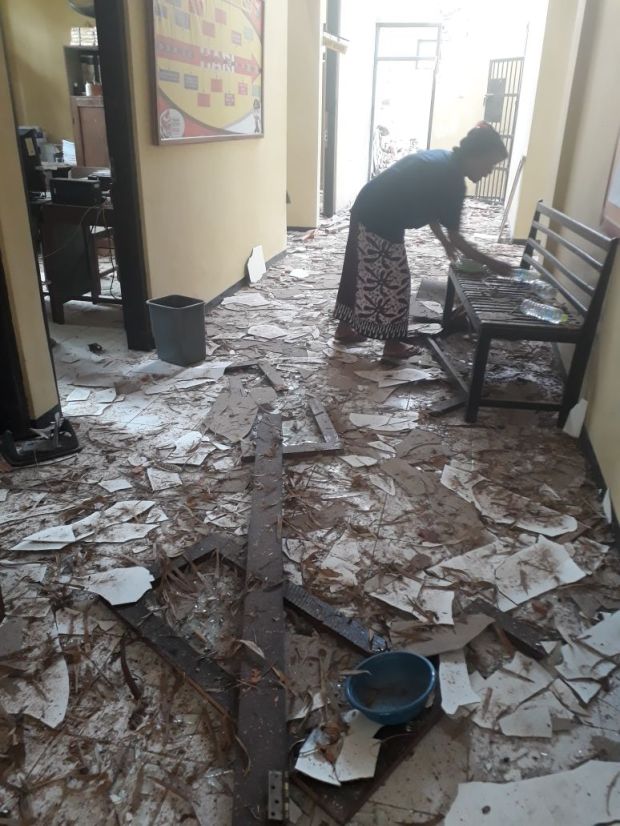 Mapolsek Gili Genting Sumenep Diguncang Ledakan